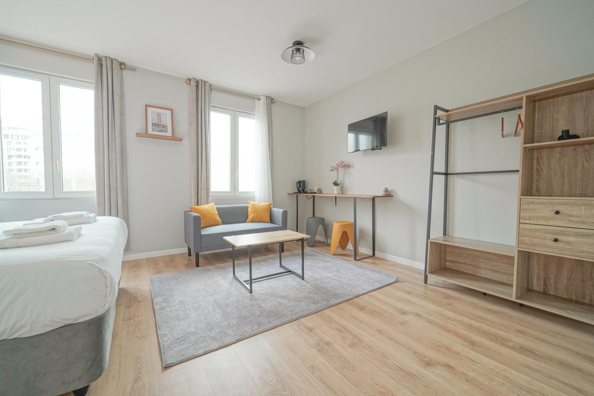 Отель Trianon Saint Ouen Экстерьер фото