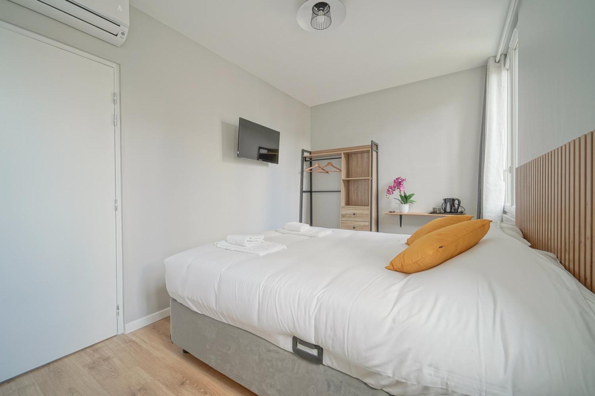 Отель Trianon Saint Ouen Экстерьер фото
